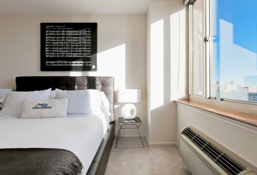 فندق Churchill At Washington Blvd