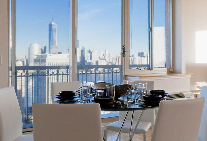 فندق Churchill At Washington Blvd