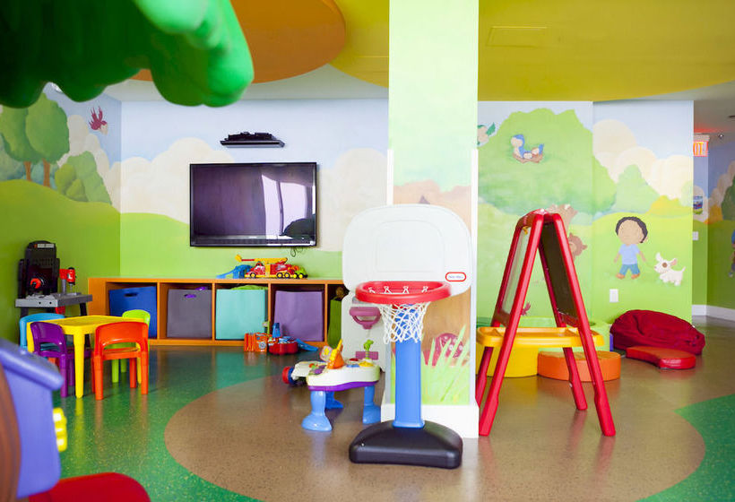 فندق Churchill At Washington Blvd