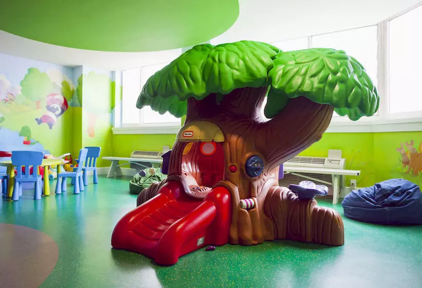 فندق Churchill At Washington Blvd