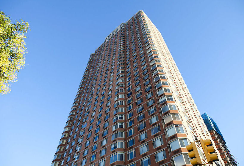 فندق Churchill At Washington Blvd