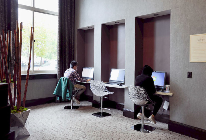 فندق Churchill At Washington Blvd