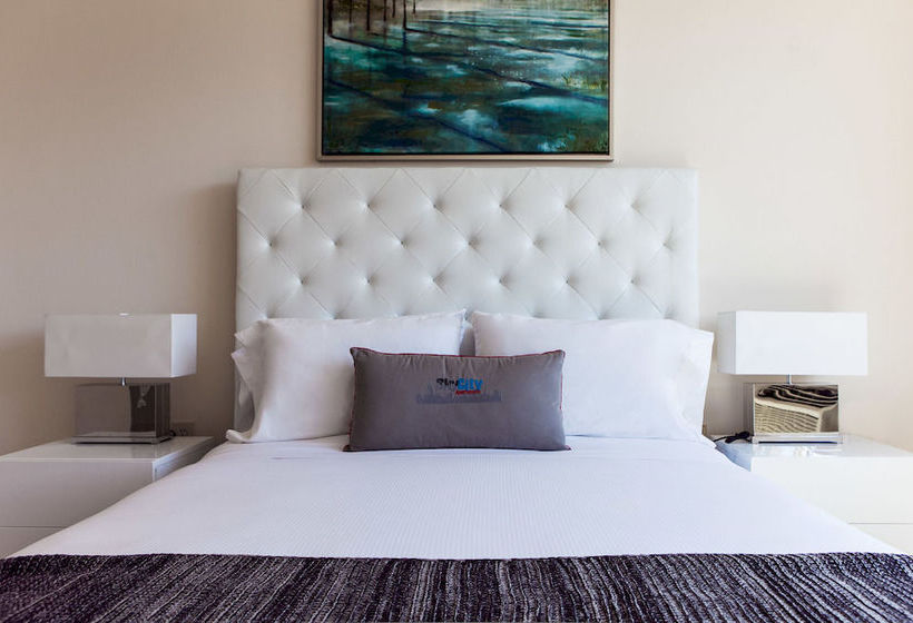 فندق Churchill At Washington Blvd