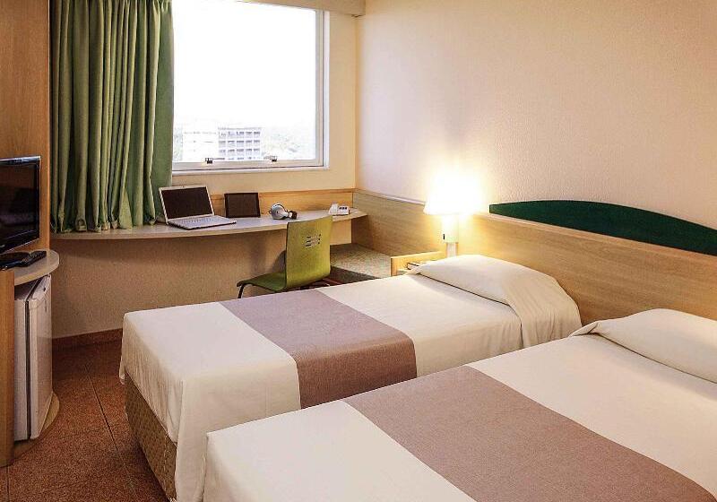 هتل Ibis Vitoria Aeroporto