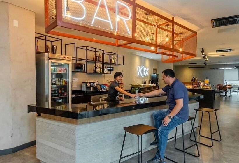 هتل Ibis Vitoria Aeroporto