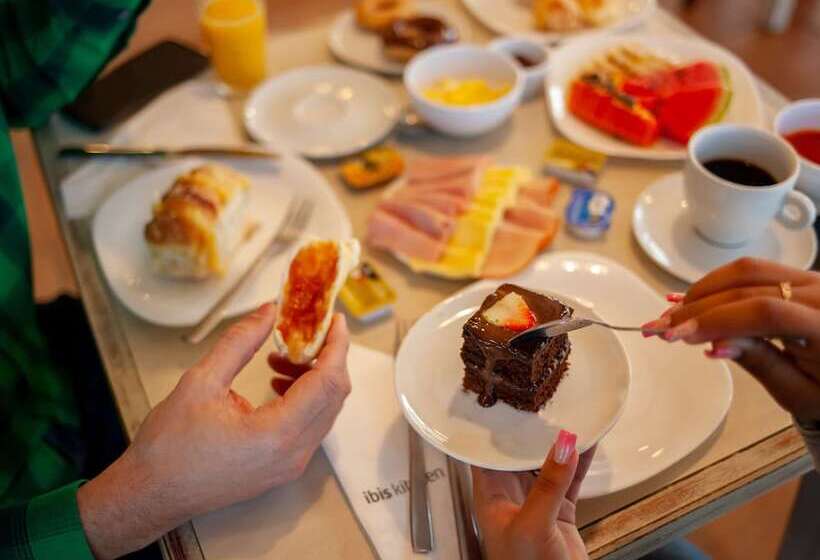 هتل Ibis Vitoria Aeroporto