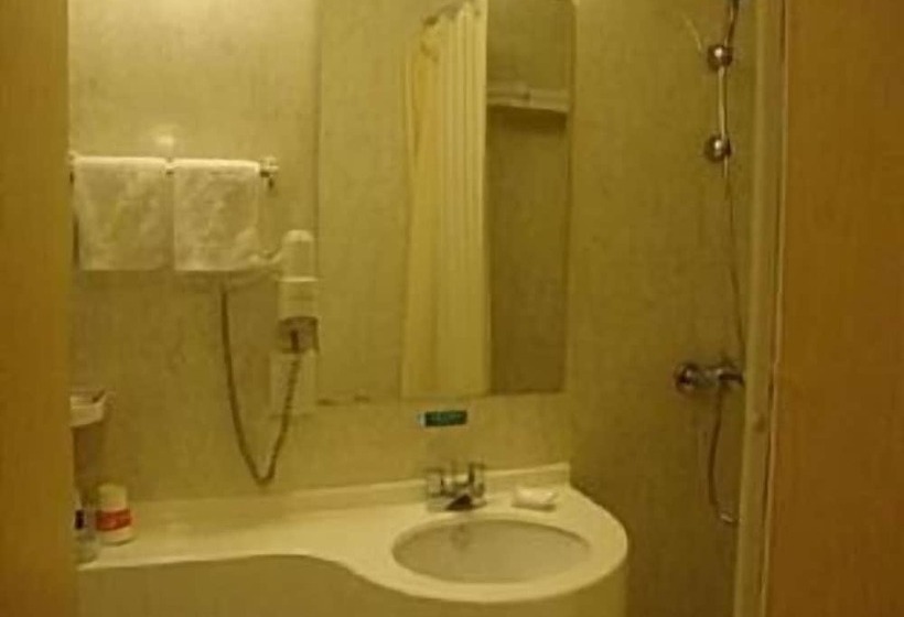 فندق Jinjiang Inn Shanghai Baoyang Dock