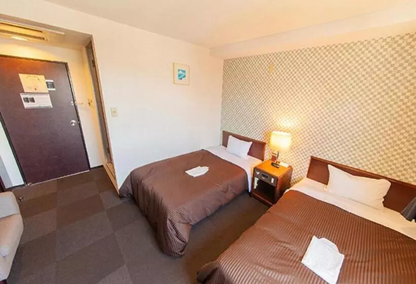 Отель Livemax Budget Sagamihara