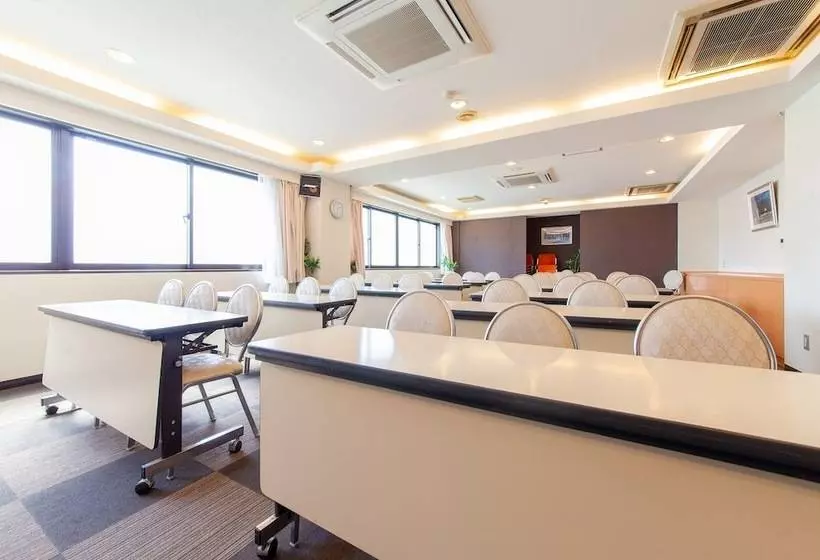 Отель Livemax Budget Sagamihara