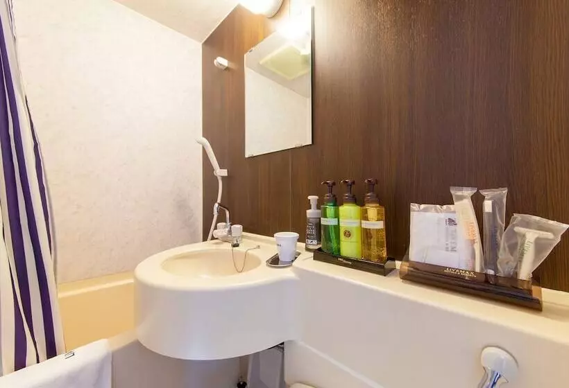 Отель Livemax Budget Sagamihara