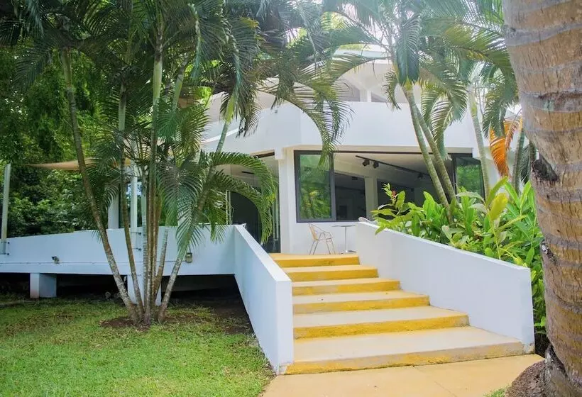 호텔 Loharano Lodge