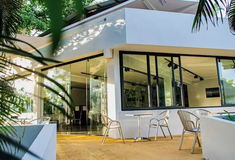 호텔 Loharano Lodge