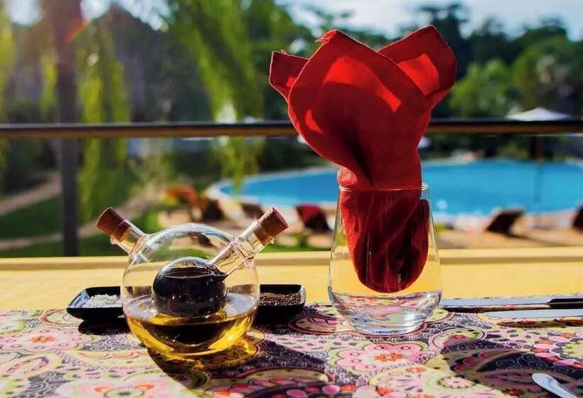 호텔 Loharano Lodge