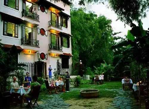 هتل Tribee Ede Central Hostel