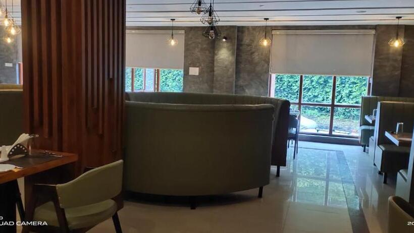 호텔 Preethi Classic Towers