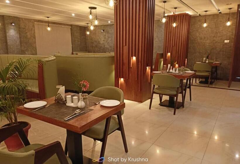 호텔 Preethi Classic Towers