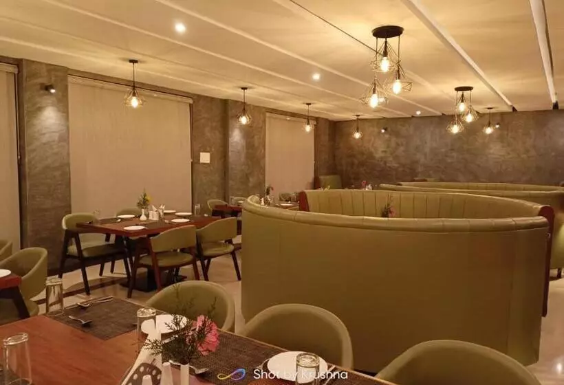 ホテル Preethi Classic Towers