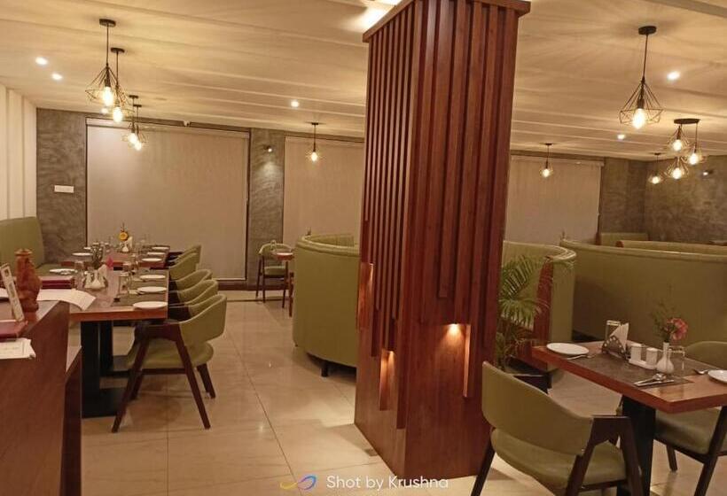 호텔 Preethi Classic Towers