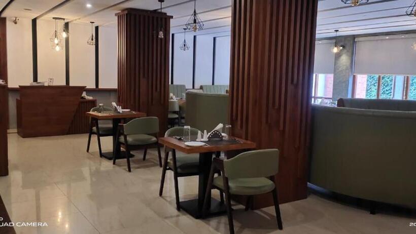 호텔 Preethi Classic Towers