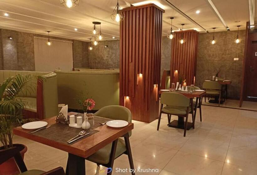 호텔 Preethi Classic Towers