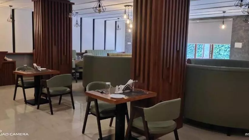 ホテル Preethi Classic Towers