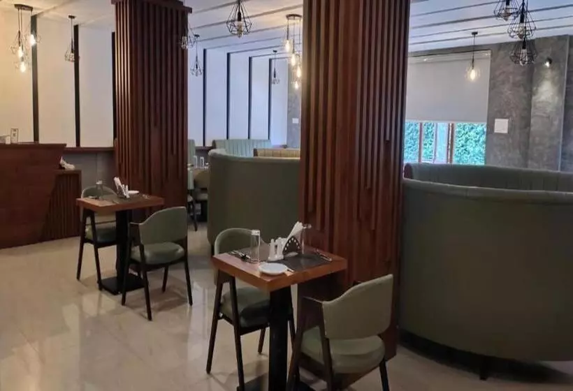 ホテル Preethi Classic Towers