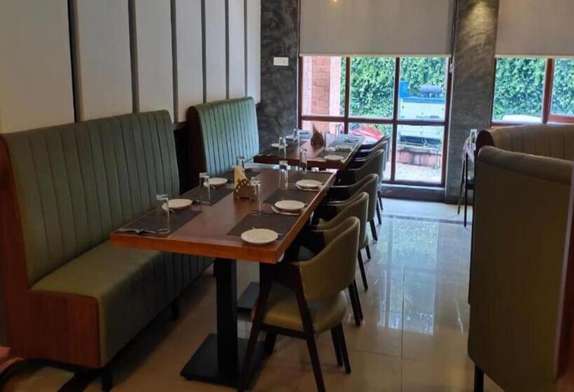 호텔 Preethi Classic Towers