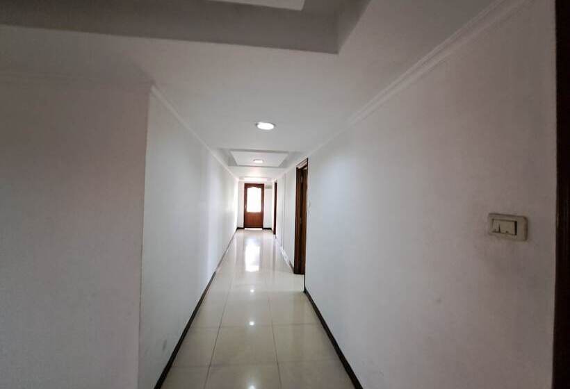 호텔 Preethi Classic Towers