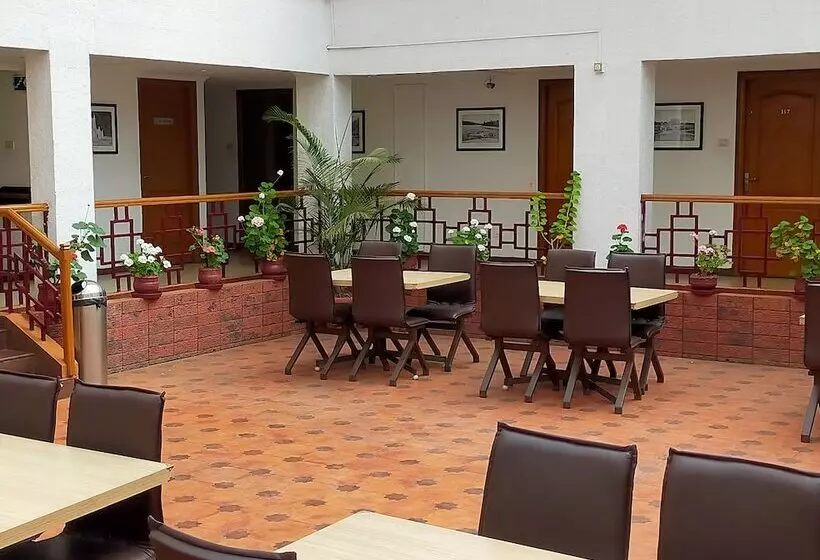 ホテル Preethi Classic Towers