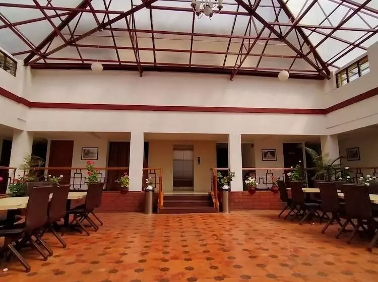 ホテル Preethi Classic Towers