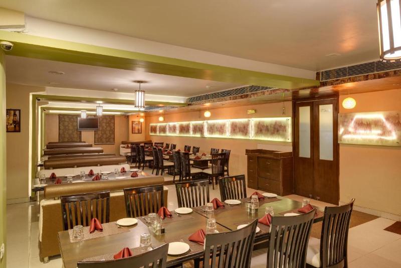 בית מלון כפרי The Royal Melange Beacon