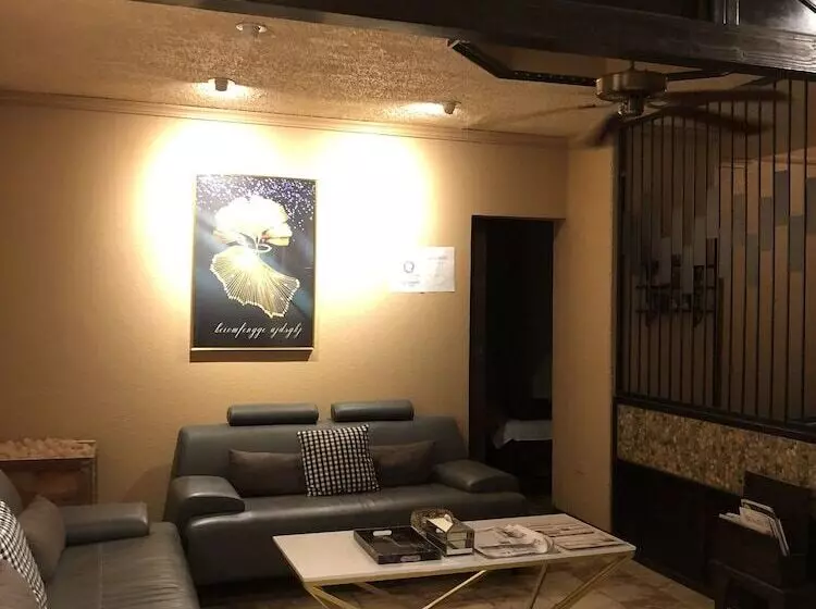 استراحتگاه Holiday Saipan