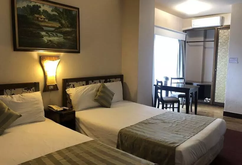 استراحتگاه Holiday Saipan