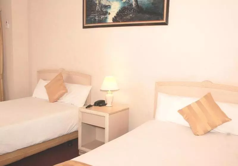 استراحتگاه Holiday Saipan