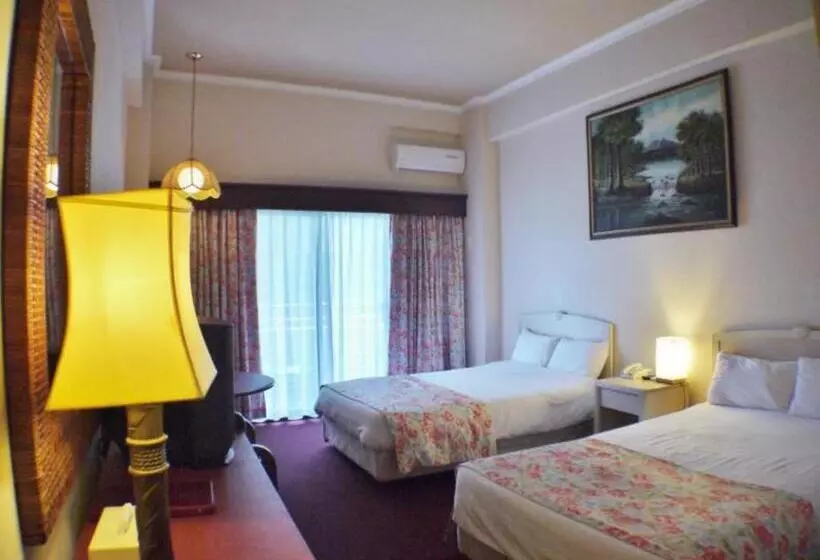 استراحتگاه Holiday Saipan