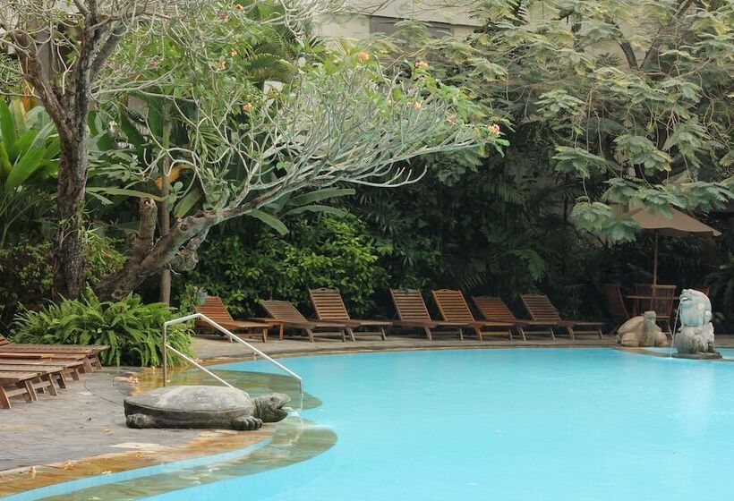 منتجع Kumala Pantai