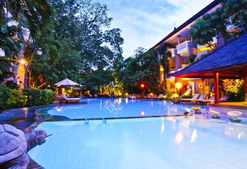 منتجع Kumala Pantai