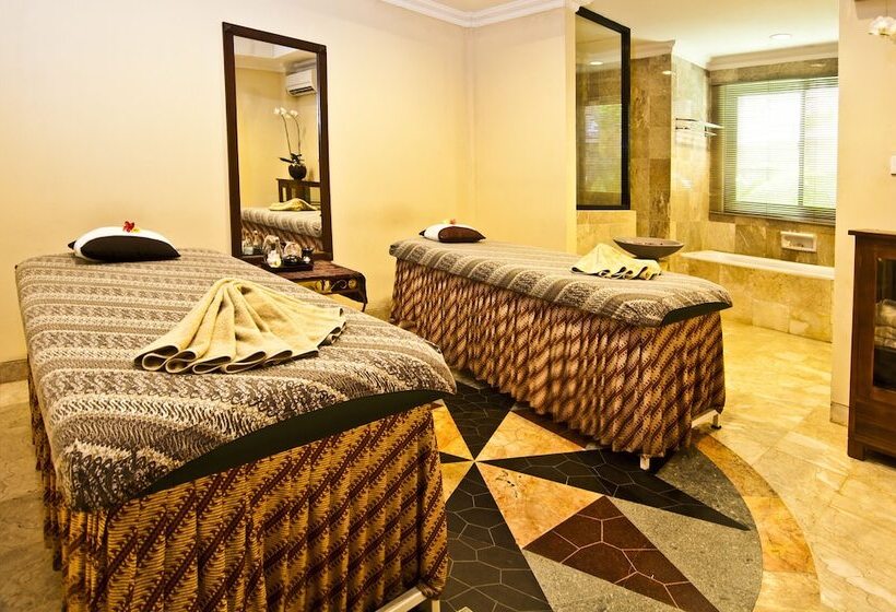 منتجع Kumala Pantai