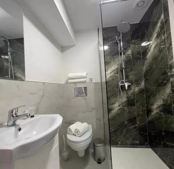 Hotel Myda