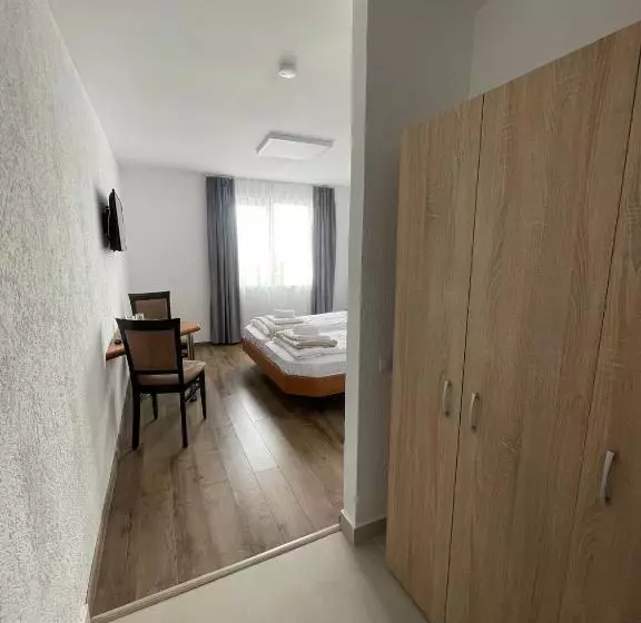 Hotel Myda