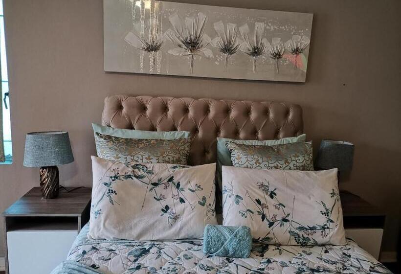 بنسيون Dr M Beauty Lounge And Guest House