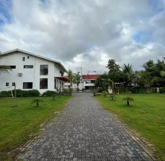 The Green Estate Resort