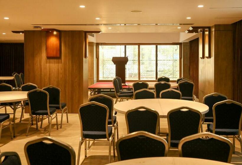 בית מלון כפרי Best Western Sks Chattogram