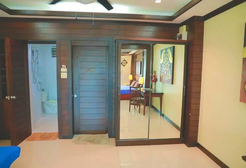 Hotelli Thomlek Guesthouse