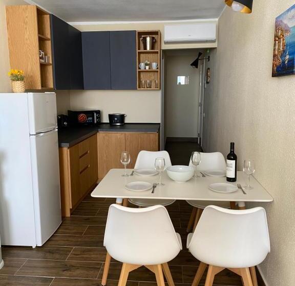 هتل El Patio Hostal