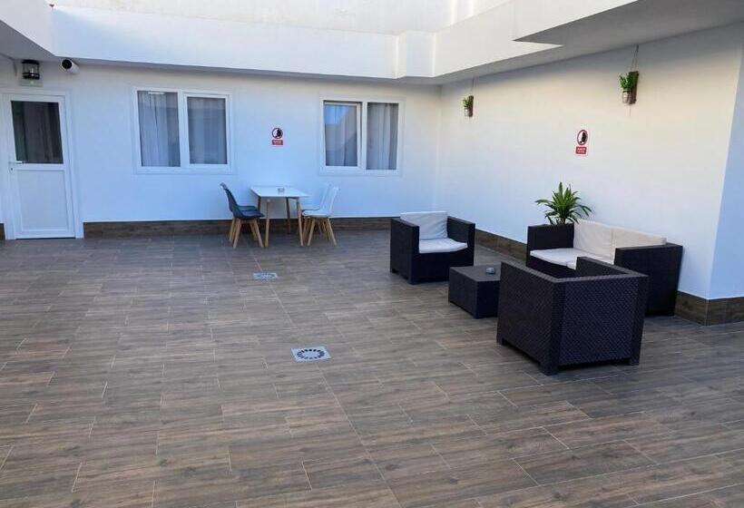 هتل El Patio Hostal