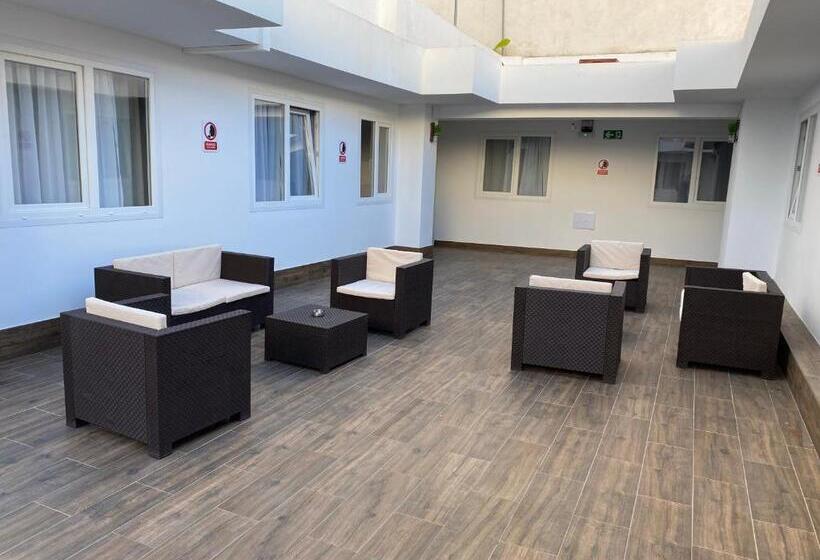 هتل El Patio Hostal