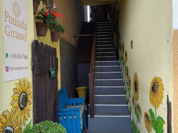 ペンション Pousada Girassol