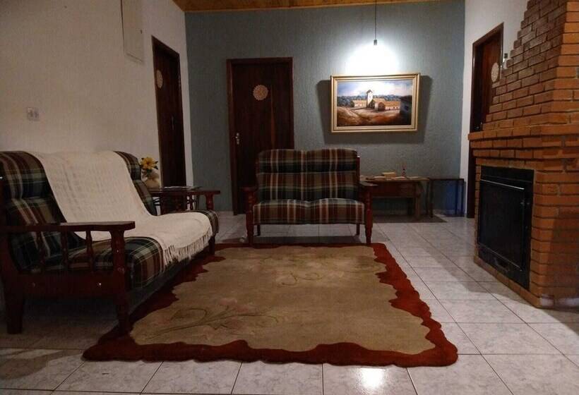 ペンション Pousada Girassol