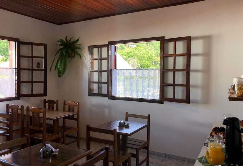 ペンション Pousada Girassol